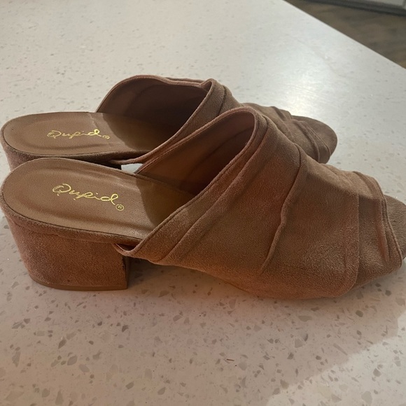Suede slide heels 2.5” - Qupid brand - size 7.5 - Picture 1 of 2